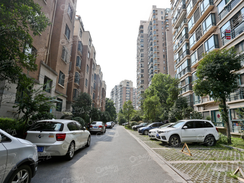 宝业城市绿苑东区 建筑年代2008年建 房屋类型住宅 开发商安徽省合肥