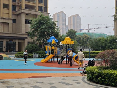 蓝润春风屿湖 4室 2厅 135.59平米