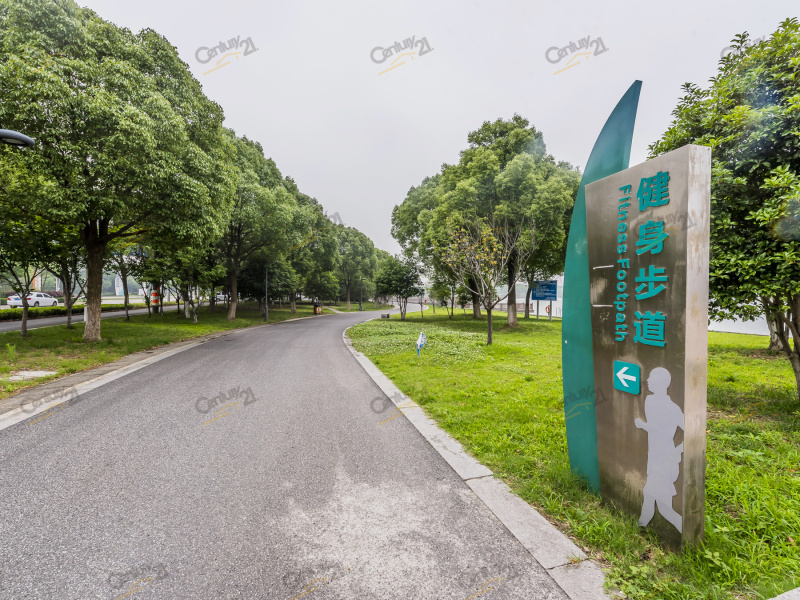 星湖都市生活广场