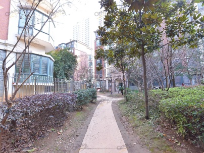 居住主题公园-桂芳景绣多层公寓 3室 2厅 81.87平米