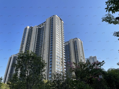 7500元/月暂无数据精装修中楼层南3室2厅125平米南海-千灯湖-保利天悦