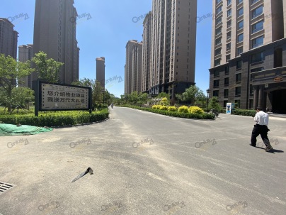 盛景华府 3室 1厅 2600平米